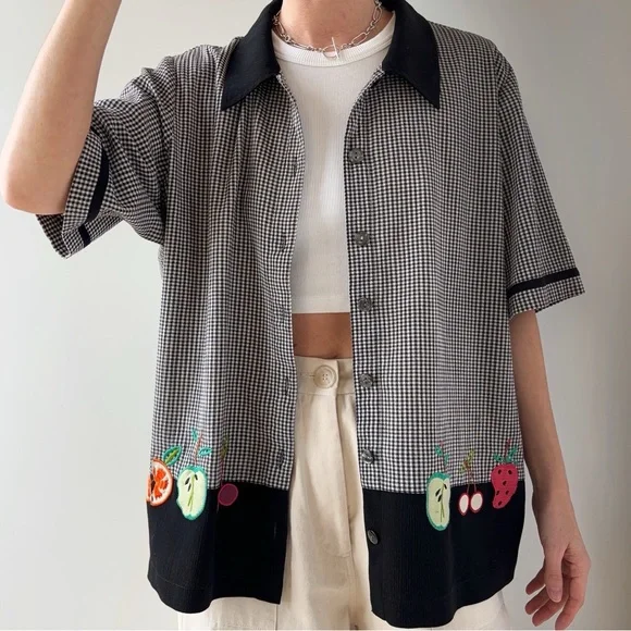 ‼️SOLD‼️ Vintage gingham fruit embroidered print short sleeve button down shirt - Picture 2 of 6